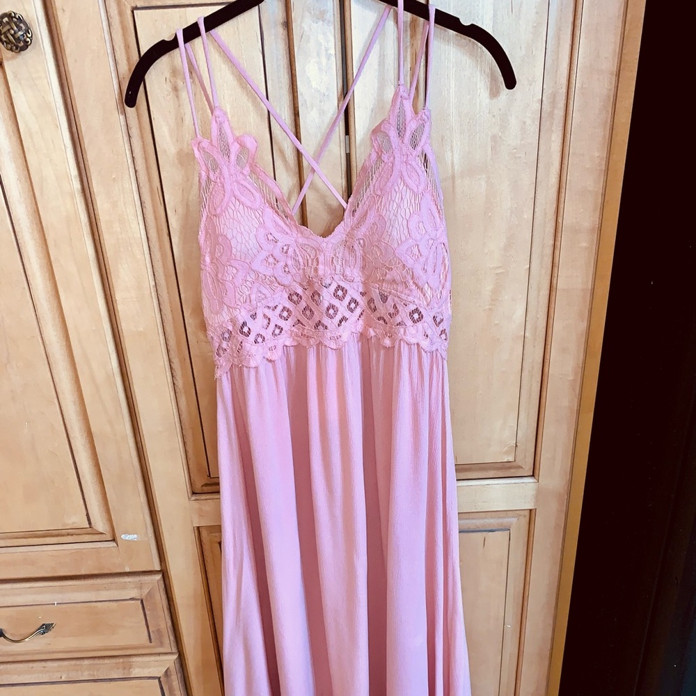 🆕🎀 PINK LACE MAXI DRESS 🎀🆕